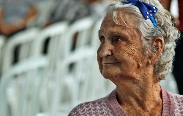 Comment gérer la ménopause de manière naturelle et saine ?