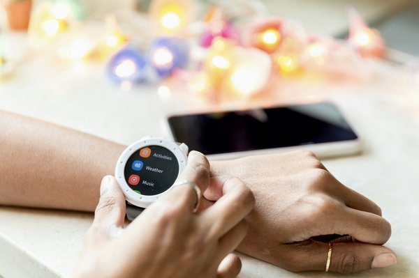 Les meilleures montres connectées femme : style et fonctionnalité